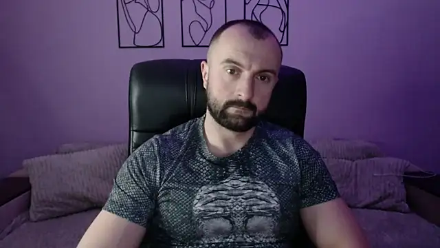 brindlefly6969 online show from March 26, 11:36 am