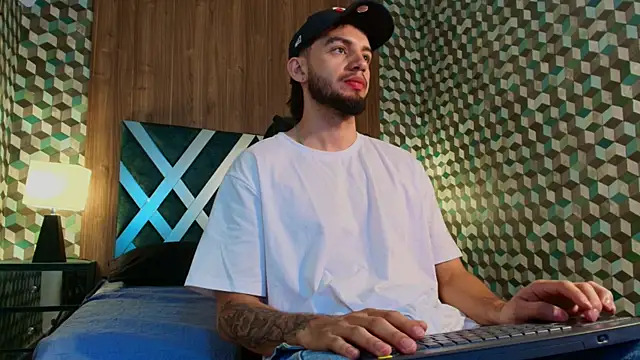 Michael magno online show from November 18, 5:27 pm