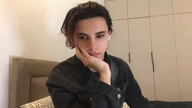 k0sta  online show from December 29, 5:42 am