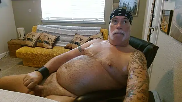 musclebearnips online show from June 12, 10:07 pm