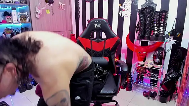 daven56 online show from September 18, 1:13 pm