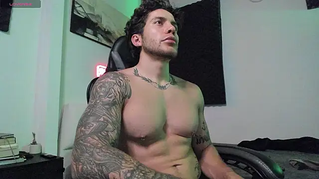 LucianSinclair online show from February 26, 3:19 am