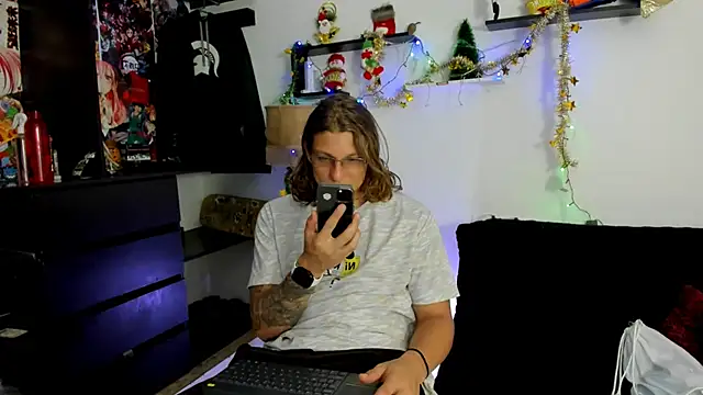 Tom Krakow online show from December 19, 8:02 pm