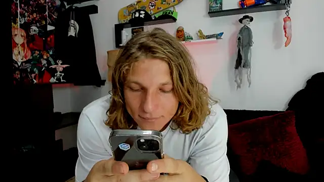 Tom Krakow online show from December 3, 9:01 pm