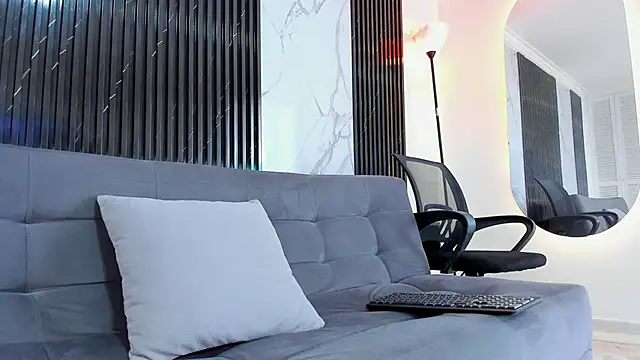 BRYXXXON1 online show from December 24, 2:44 pm