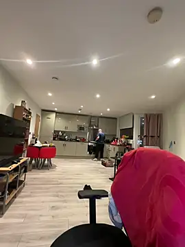 LondonTeffy online show from April 7, 9:04 pm