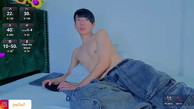 Levii Ackermann online show from March 31, 2:41 pm