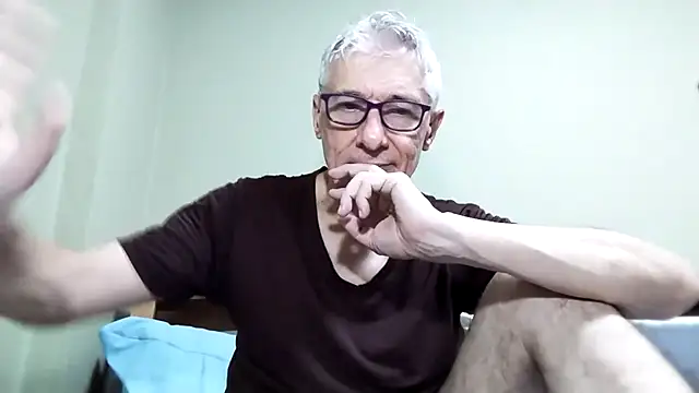 BIGUNCUTHARDCOCK online show from October 18, 7:02 am