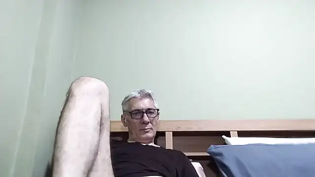 BIGUNCUTHARDCOCK online show from October 17, 7:01 am