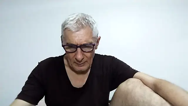 BIGUNCUTHARDCOCK online show from April 9, 7:58 am