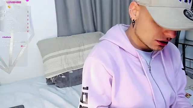 Aron-santoro online show from February 17, 4:31 am