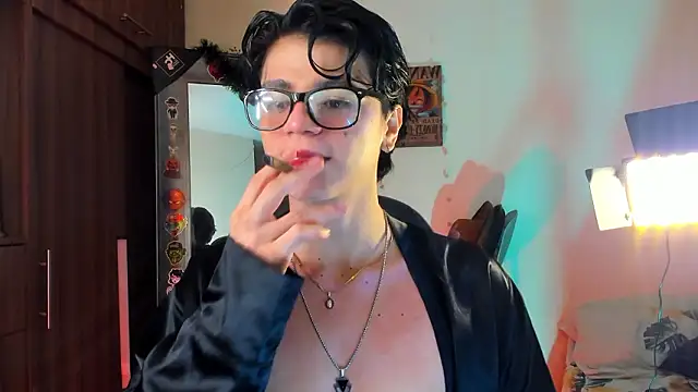 marckalexis online show from March 5, 12:12 pm