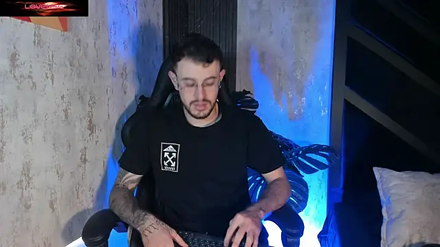 CodyWalkerR online show from July 28, 6:20 pm