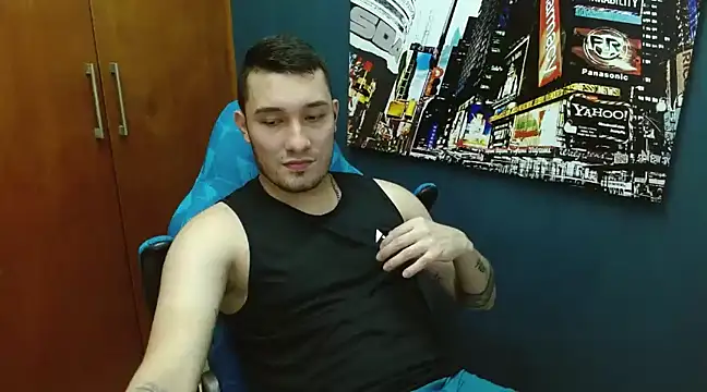 Snapshot of Airon_Blade chatting on February 13, 10:00 pm Airon Blade online show from February 13, 10:00 pm