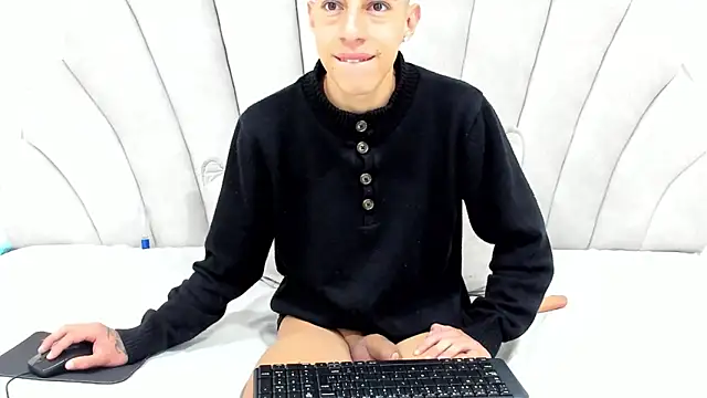 thiago19s online show from April 14, 1:43 pm