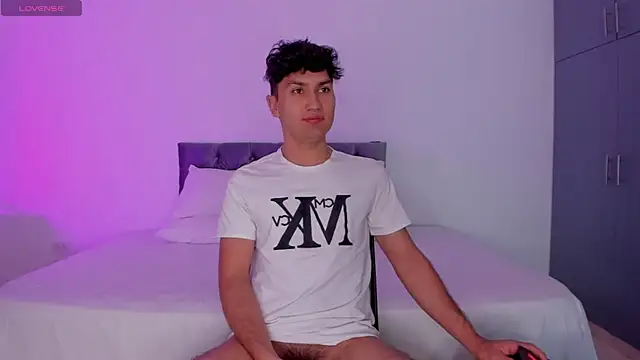 Valerio James7 online show from March 3, 7:56 pm