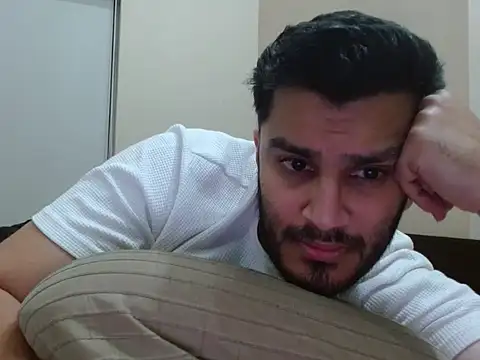 robintoit online show from February 11, 4:34 pm