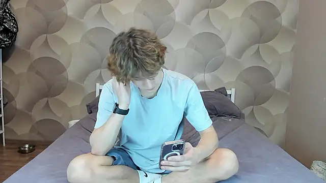 Ian Flor online show from January 16, 2:42 pm