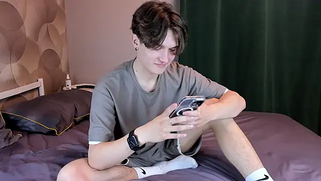 Ian Flor online show from June 13, 4:05 pm