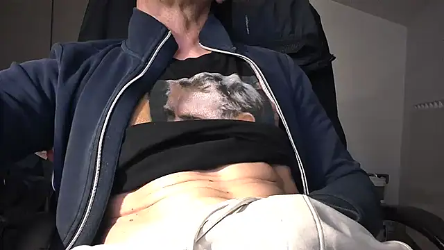 jeans466 online show from June 3, 8:14 pm