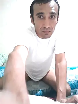 EIGUAP00 online show from February 27, 11:04 pm