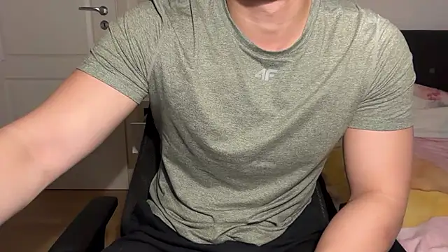 jungcock3210 online show from November 7, 5:38 pm