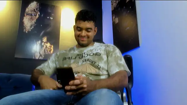 Big furry bear13 online show from November 5, 6:15 am