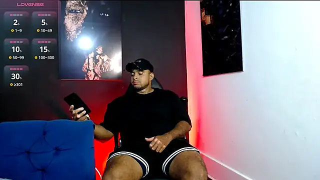 Big furry bear13 online show from January 9, 8:36 pm