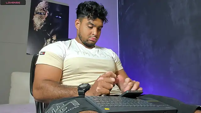 Big furry bear13 online show from March 6, 5:04 am