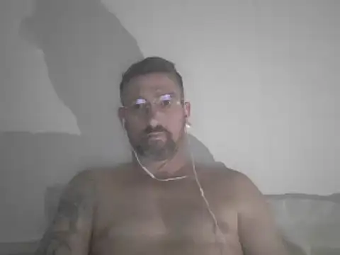 Snapshot of vinzz49 chatting on March 17, 10:19 pm vinzz49 online show from March 17, 10:19 pm