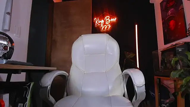 kingbear777 online show from June 28, 4:40 am
