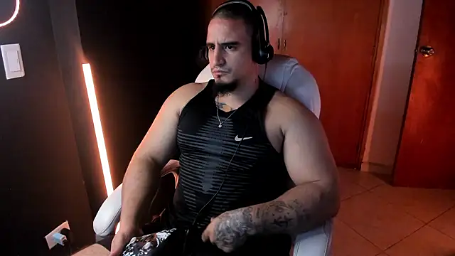 kingbear777 online show from February 16, 3:59 am