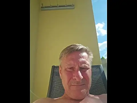 johnnym1 online show from June 16, 7:32 am