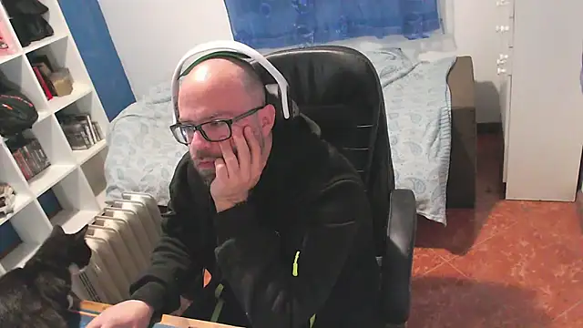 ravingr4d4 online show from March 9, 10:04 pm