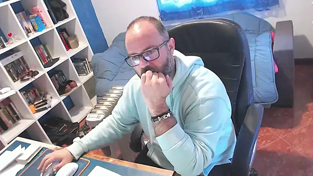 ravingr4d4 online show from March 27, 9:10 am