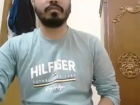 desiboyasif online show from December 3, 6:03 pm