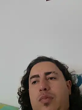 DanielGomez9 online show from April 1, 1:41 pm