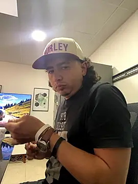 DanielGomez9 online show from January 17, 8:54 pm