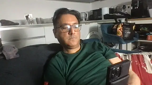 Snapshot of Robin007 chatting on September 24, 2:55 am Robin007 online show from September 24, 2:55 am