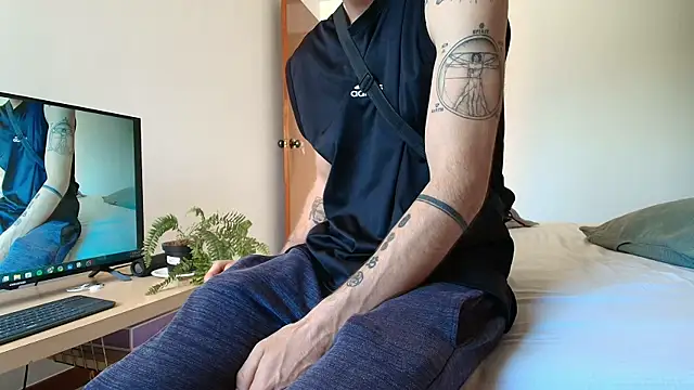 ALEJANDRO BIGCOCK online show from July 11, 12:18 pm