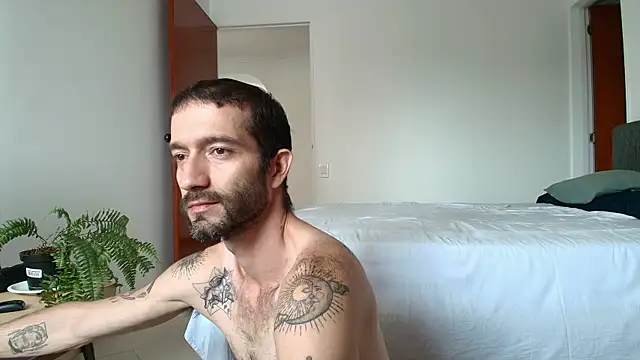 ALEJANDRO BIGCOCK online show from July 4, 5:49 pm