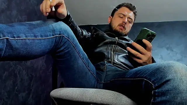 Master Mark Wayne online show from December 19, 9:23 pm