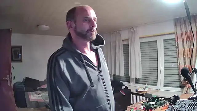 rosaeichel online show from April 15, 8:42 pm