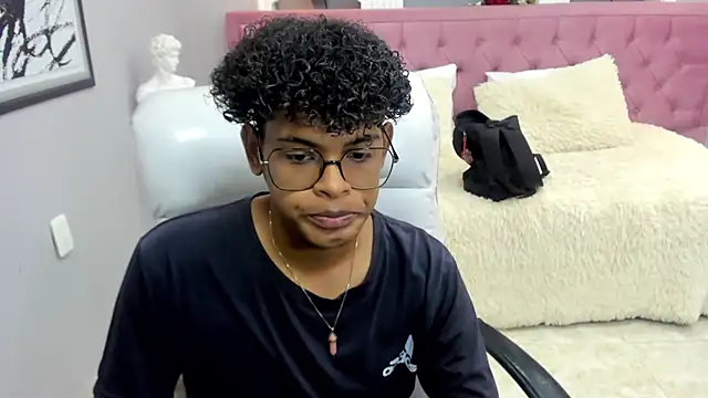 boylittle19cm online show from November 26, 12:30 pm