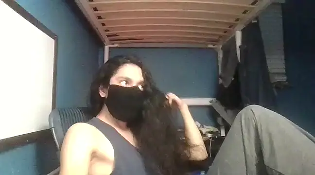 Snapshot of Flappywig chatting on February 26, 6:37 am Flappywig online show from February 26, 6:37 am