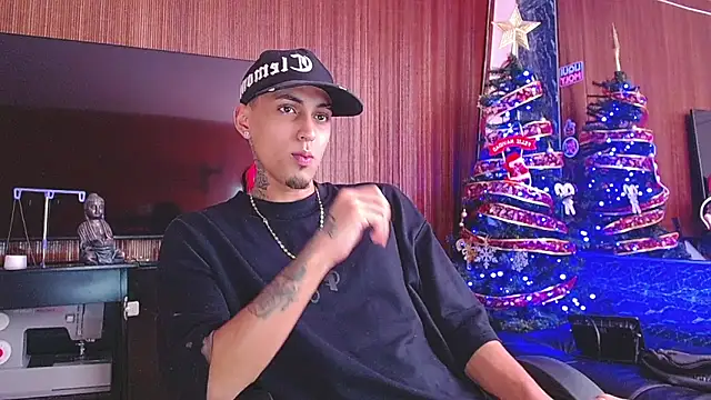 Liam lee online show from December 14, 8:05 pm