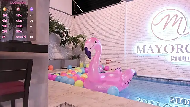 Maxim-Walker online show from October 31, 3:41 am