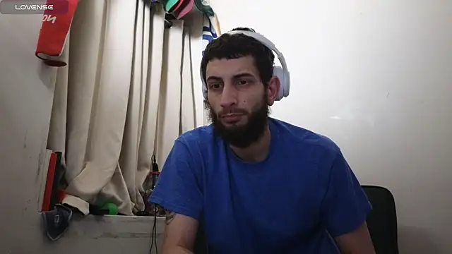 pantslesstraveler plt online show from December 30, 11:49 pm