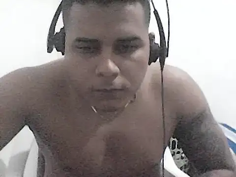 SaucyAffair0 online show from January 3, 2:43 am