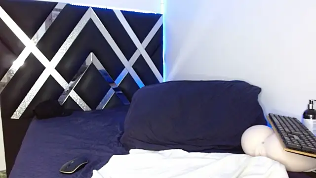 Levy Steve online show from April 11, 6:22 pm